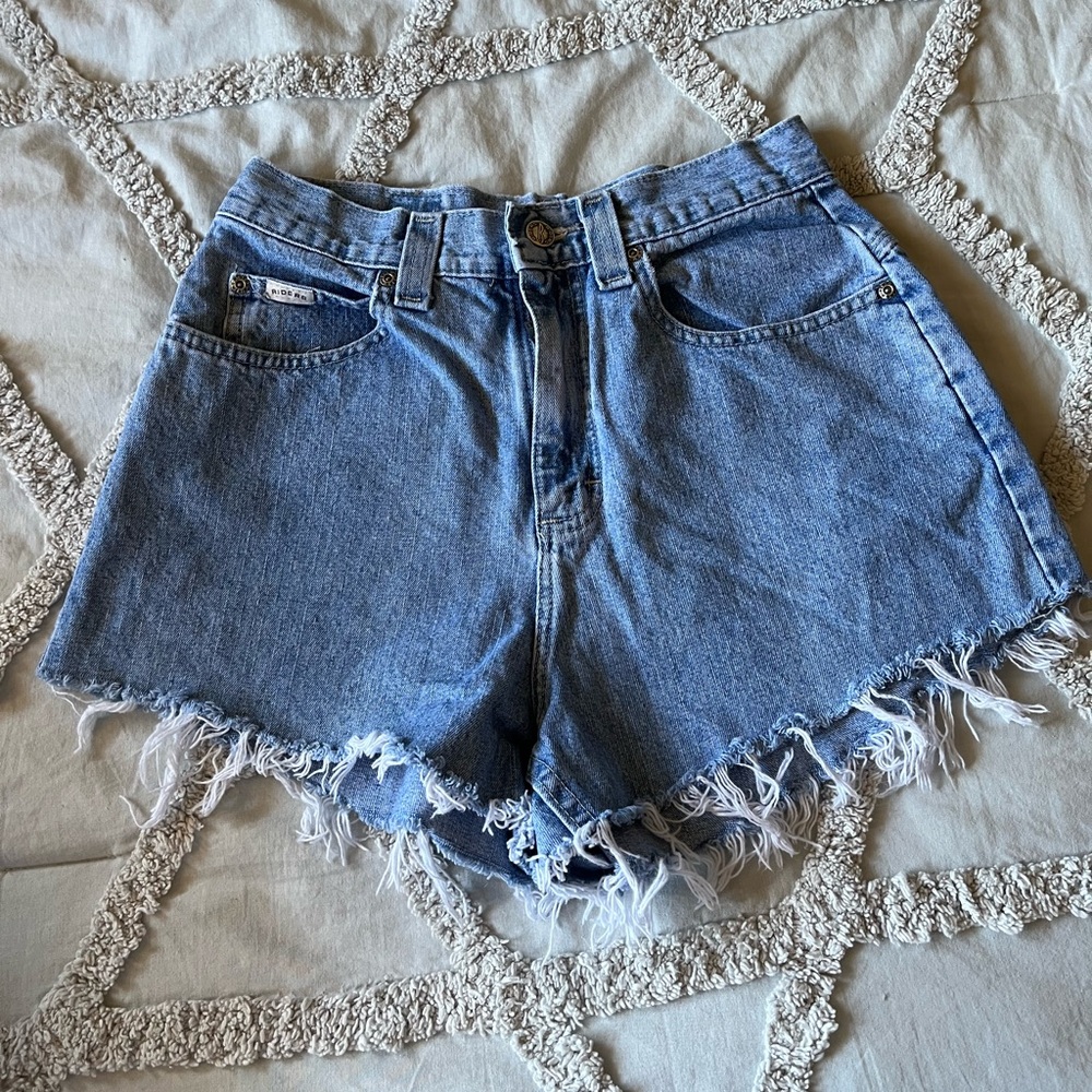 Rider’s Singe Jean Shorts ✨